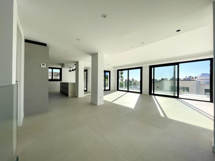 Image No.10-3 Bed House/Villa for sale