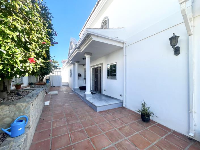 Image No.10-4 Bed House/Villa for sale