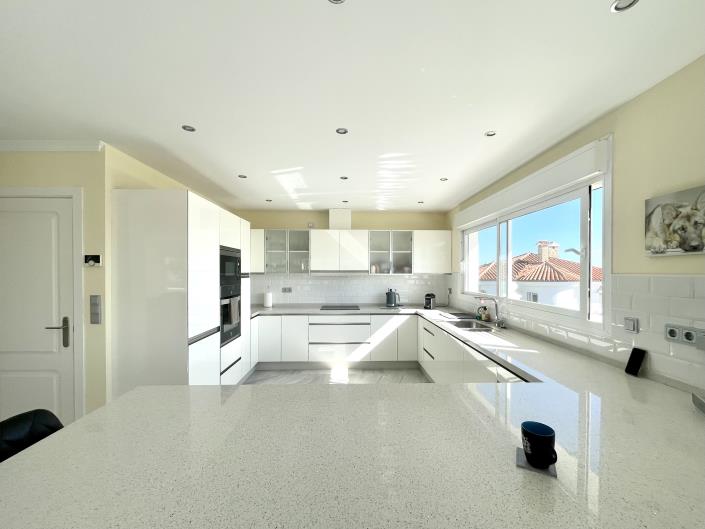 Image No.17-4 Bed House/Villa for sale