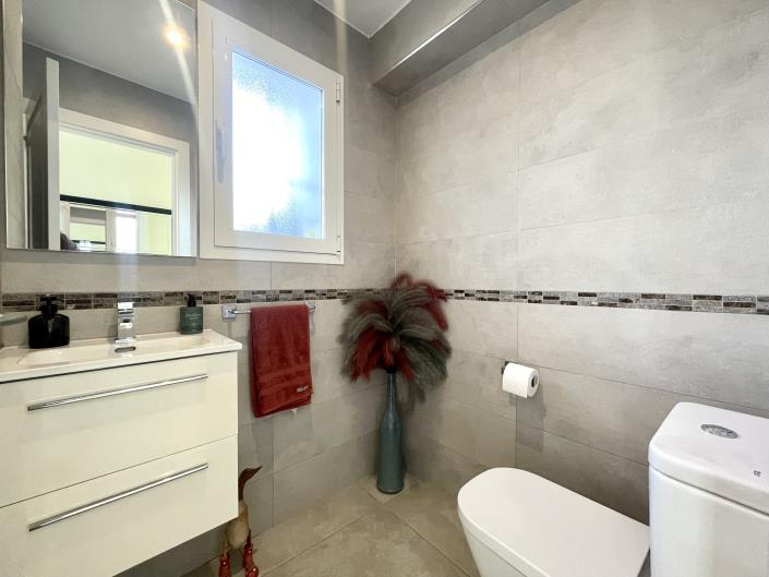 Image No.25-4 Bed House/Villa for sale