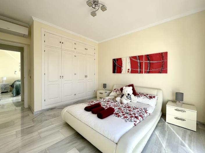 Image No.43-4 Bed House/Villa for sale