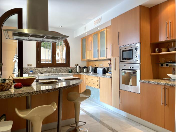 Image No.8-6 Bed House/Villa for sale