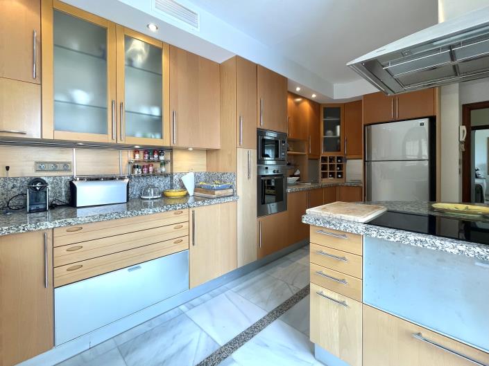 Image No.10-6 Bed House/Villa for sale