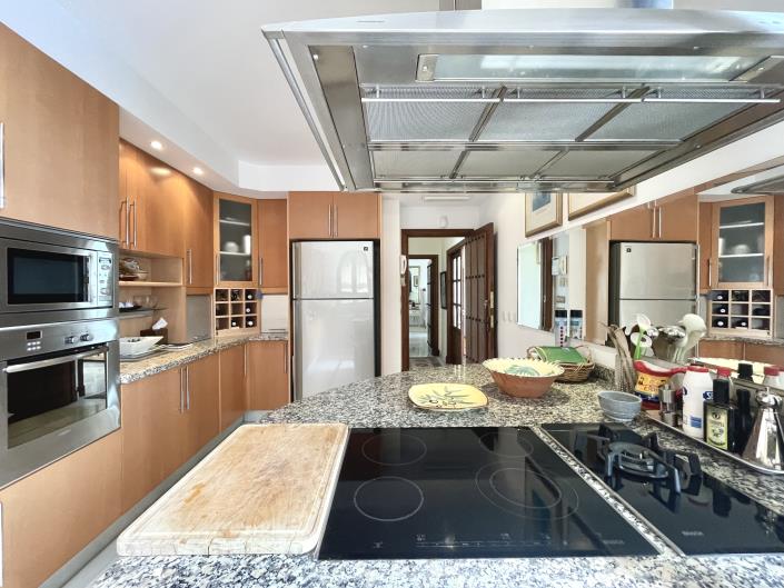 Image No.11-6 Bed House/Villa for sale
