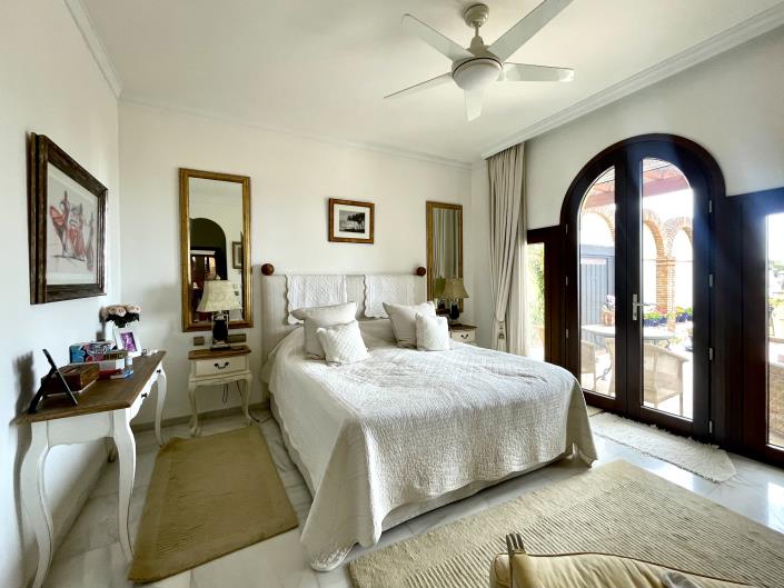 Image No.13-6 Bed House/Villa for sale