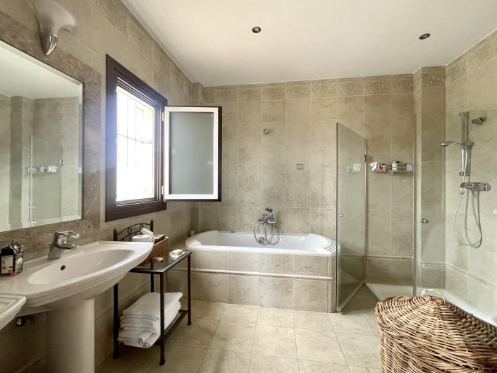 Image No.19-6 Bed House/Villa for sale