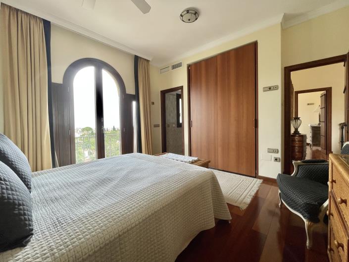 Image No.25-6 Bed House/Villa for sale