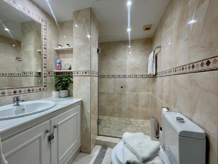 Image No.21-2 Bed Townhouse for sale