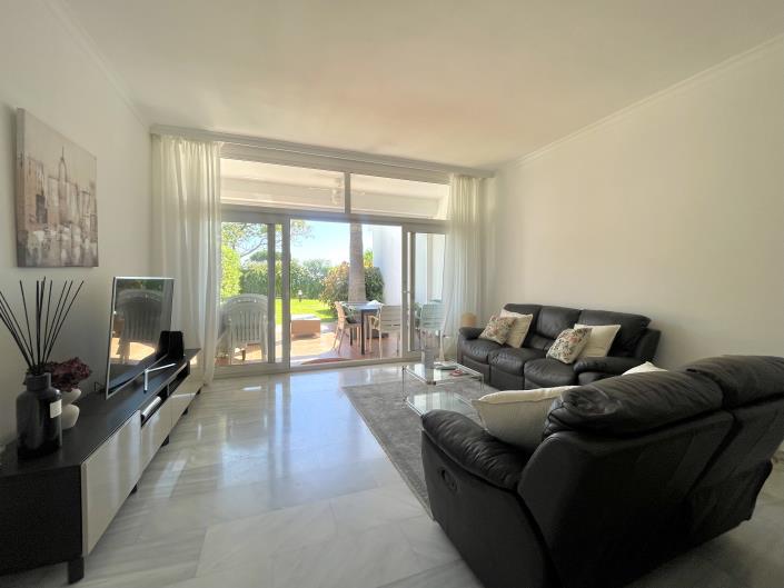 Image No.15-2 Bed Townhouse for sale
