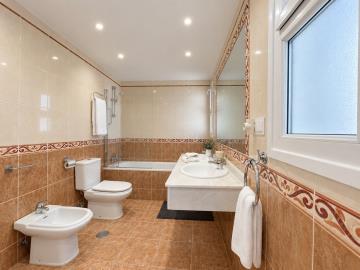 Polished-Marble-Hotel-Bathroom-
