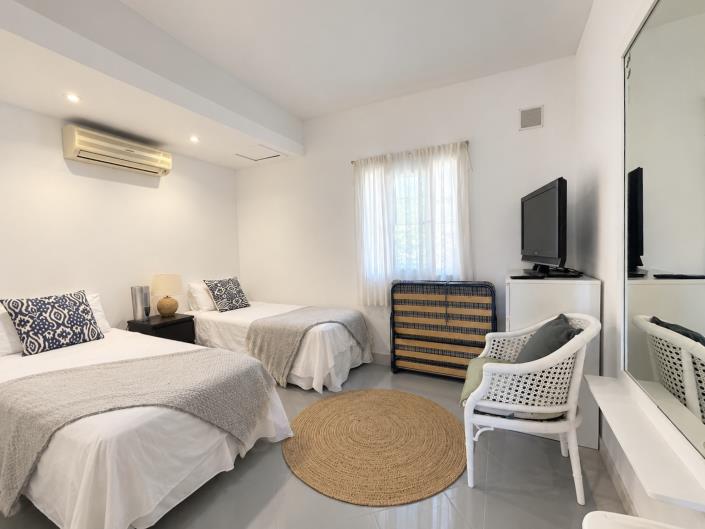 Image No.38-2 Bed Townhouse for sale