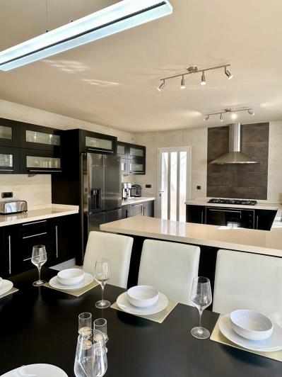 Image No.5-4 Bed Villa / Detached for sale