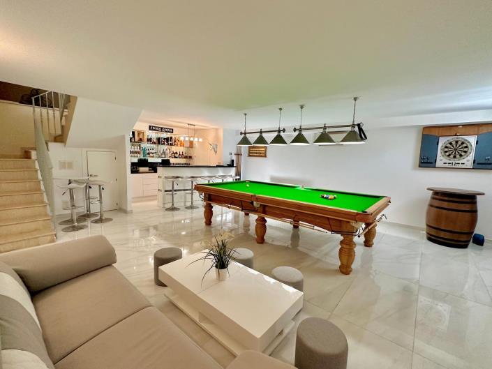 Image No.11-4 Bed Villa / Detached for sale