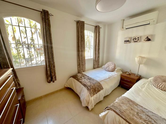 Image No.16-4 Bed Villa / Detached for sale