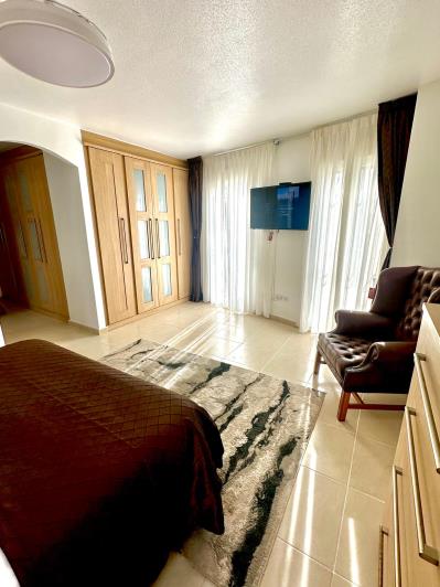 Image No.13-4 Bed Villa / Detached for sale