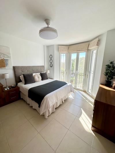 Image No.18-4 Bed Villa / Detached for sale