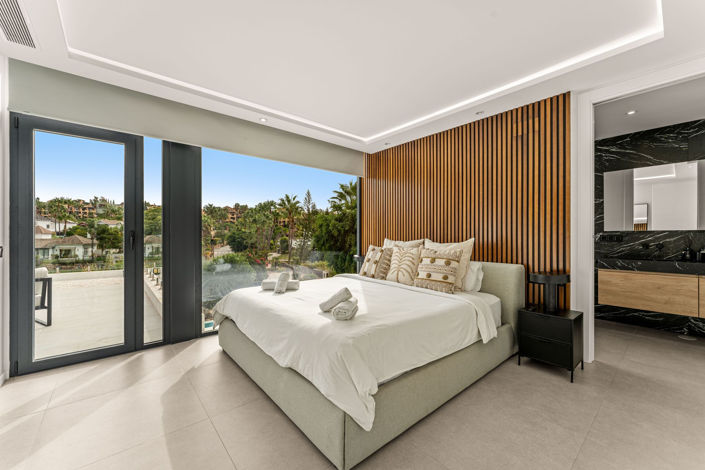 Image No.14-5 Bed Villa for sale