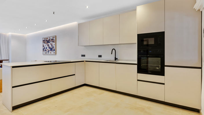 Image No.28-3 Bed Apartment for sale