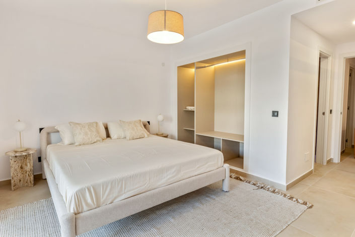 Image No.30-3 Bed Apartment for sale