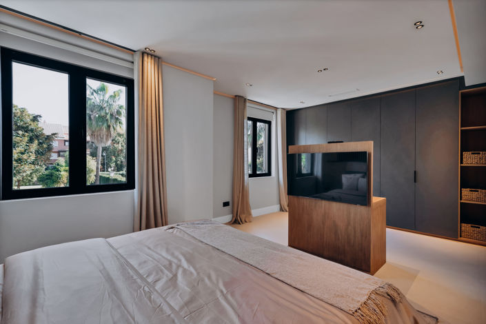 Image No.13-4 Bed House for sale