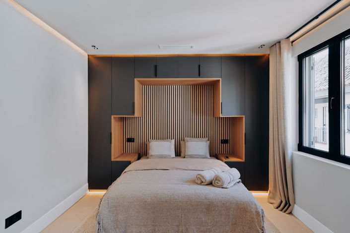 Image No.17-4 Bed House for sale