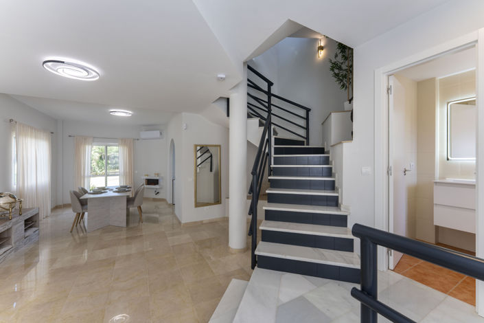 Image No.13-3 Bed Townhouse for sale