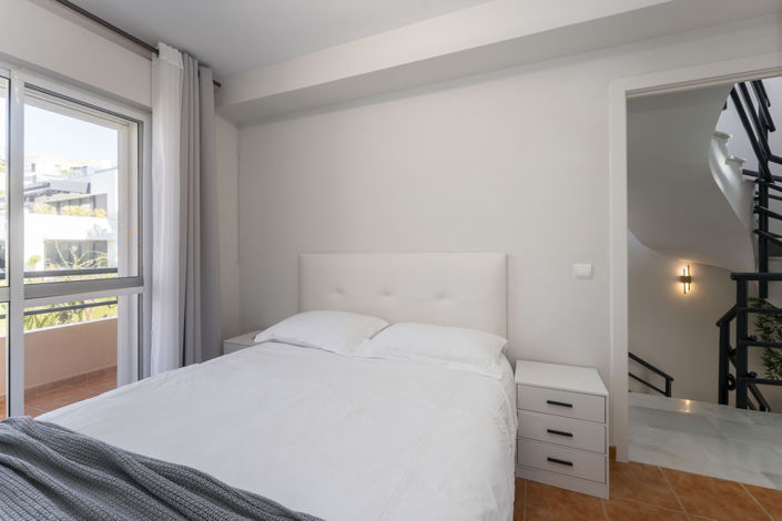 Image No.22-3 Bed Townhouse for sale