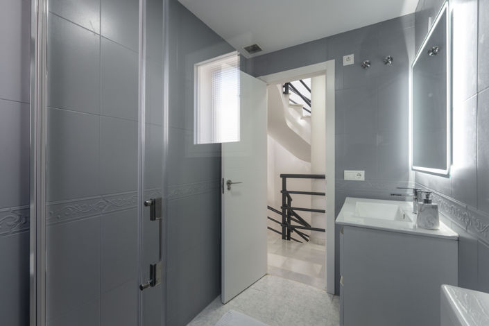 Image No.30-3 Bed Townhouse for sale