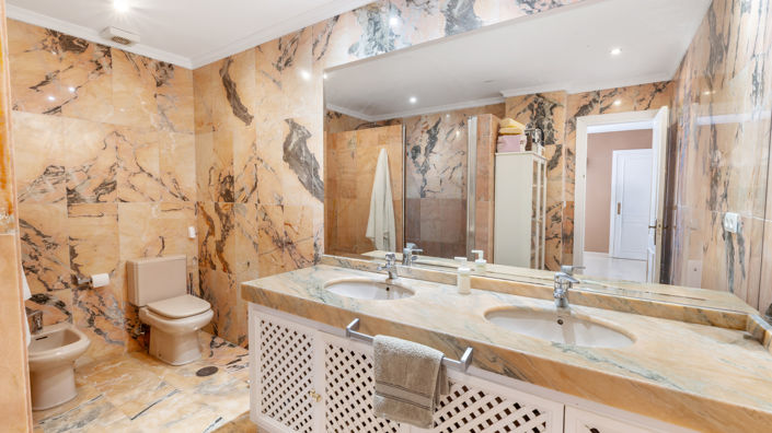Image No.19-3 Bed Apartment for sale