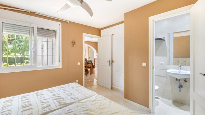 Image No.21-3 Bed Apartment for sale