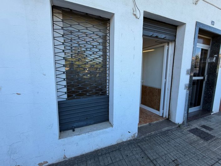 Image No.13-3 Bed Property for sale