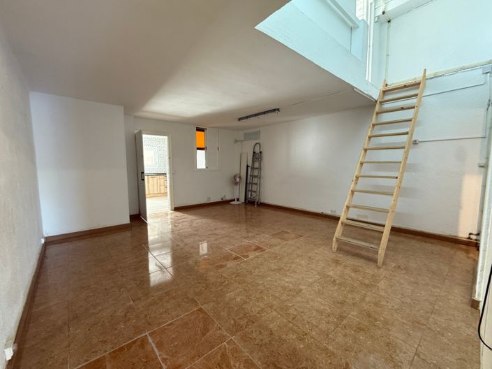 Image No.17-3 Bed Property for sale