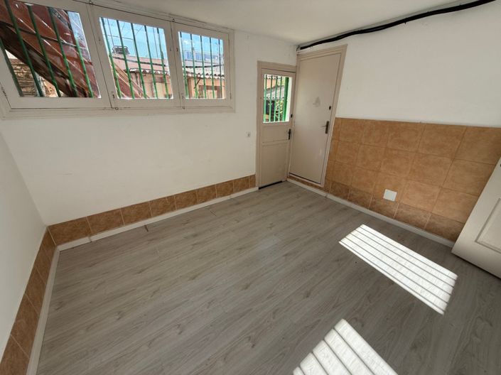 Image No.44-3 Bed Property for sale