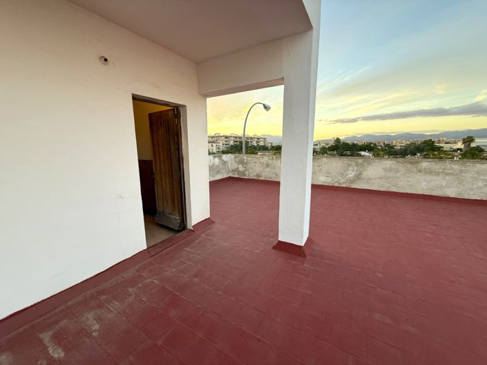 Image No.48-3 Bed Property for sale