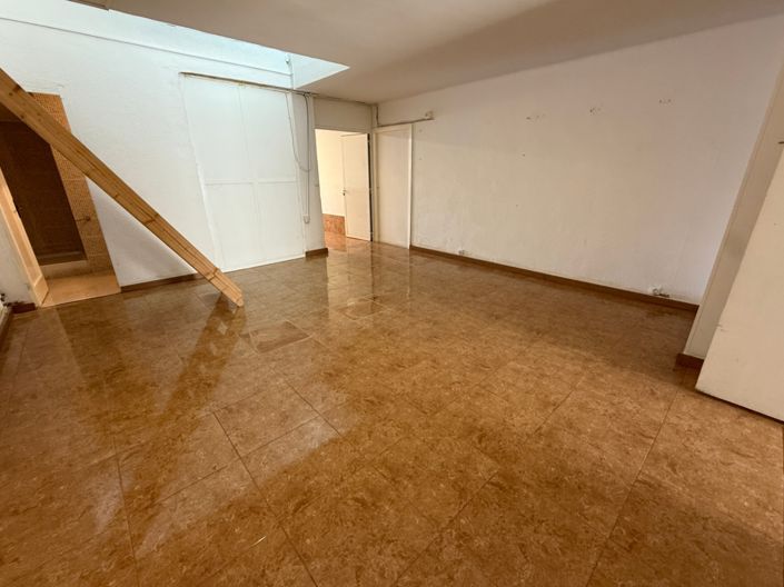 Image No.50-3 Bed Property for sale