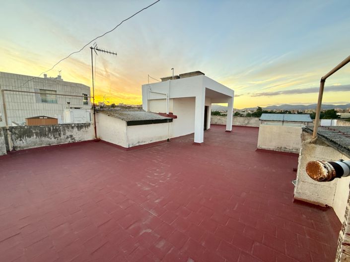 Image No.50-3 Bed Property for sale