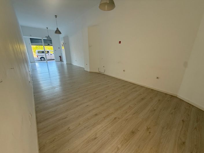 Image No.9-3 Bed Property for sale