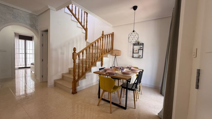 Image No.12-3 Bed Townhouse for sale