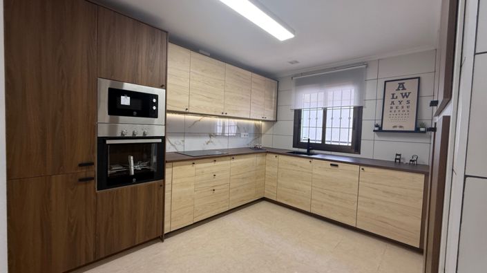 Image No.16-3 Bed Townhouse for sale