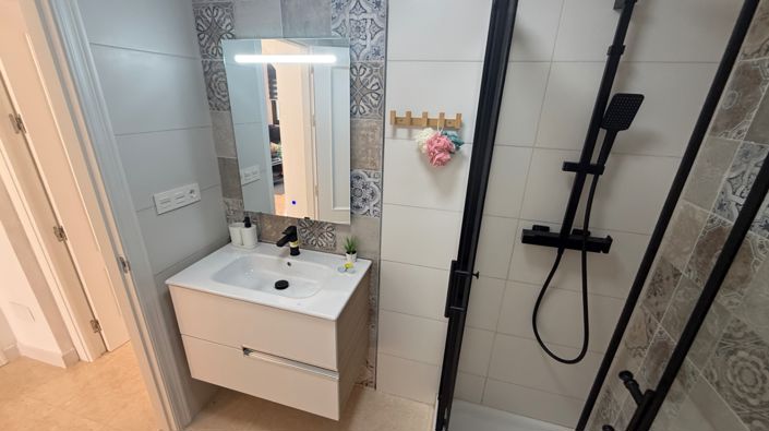 Image No.19-3 Bed Townhouse for sale