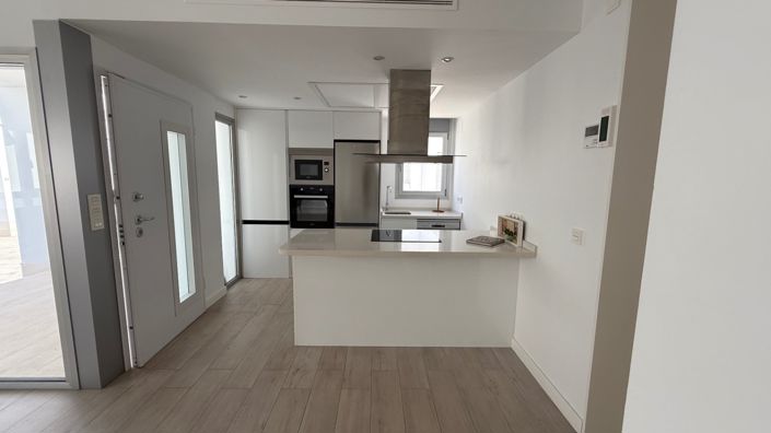 Image No.22-5 Bed House for sale