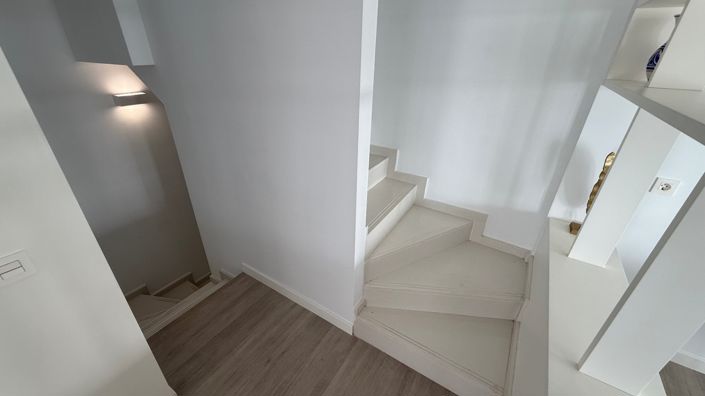 Image No.35-5 Bed House for sale