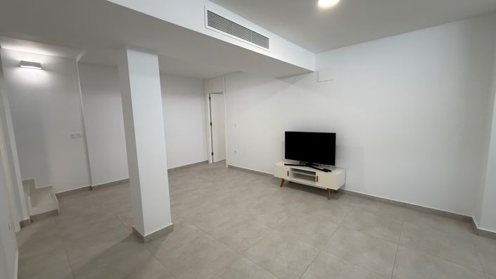 Image No.39-5 Bed House for sale