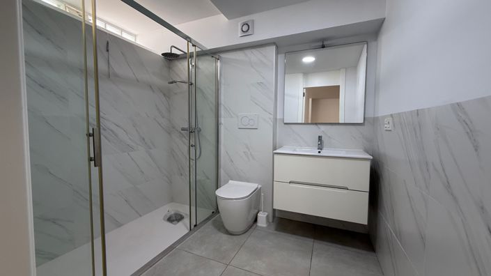 Image No.40-5 Bed House for sale