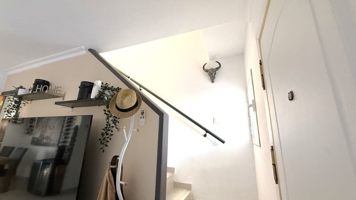 Image No.10-2 Bed House for sale