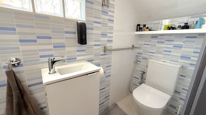 Image No.9-2 Bed House for sale