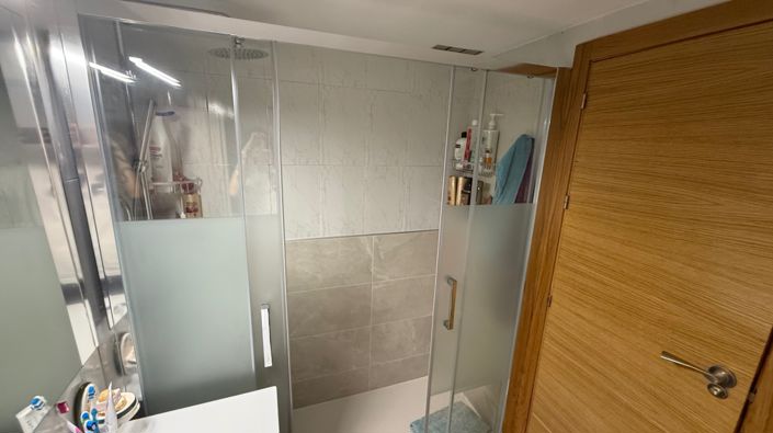 Image No.19-2 Bed Property for sale