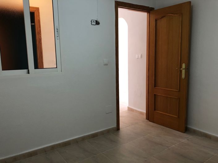 Image No.11-3 Bed House for sale