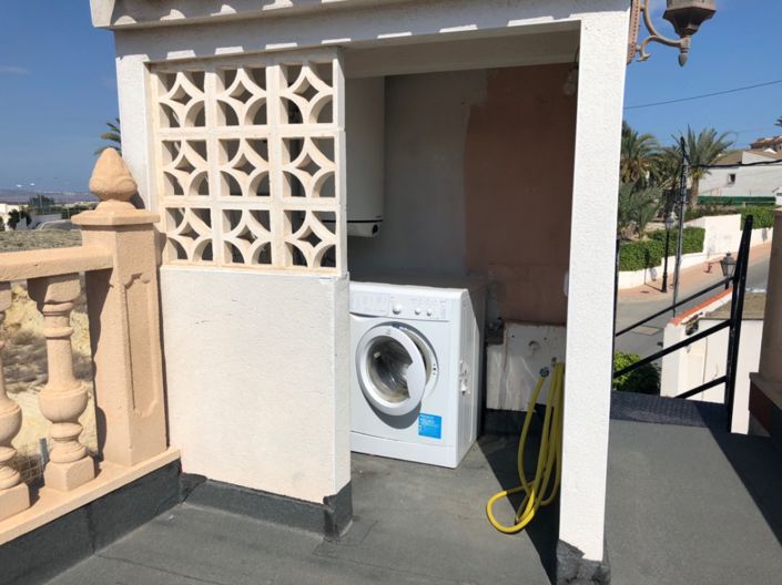 Image No.25-3 Bed House for sale