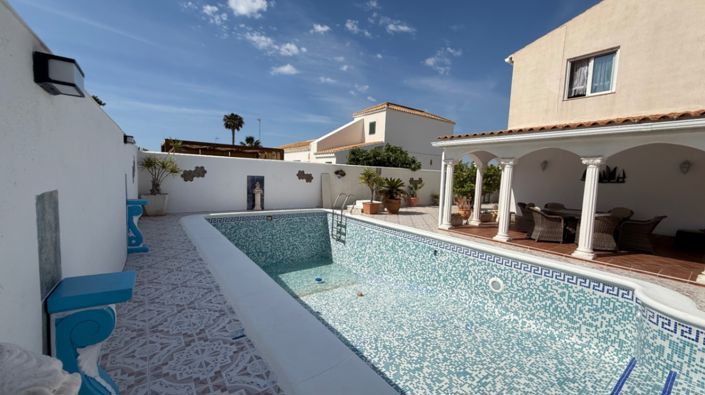 Image No.16-3 Bed Townhouse for sale